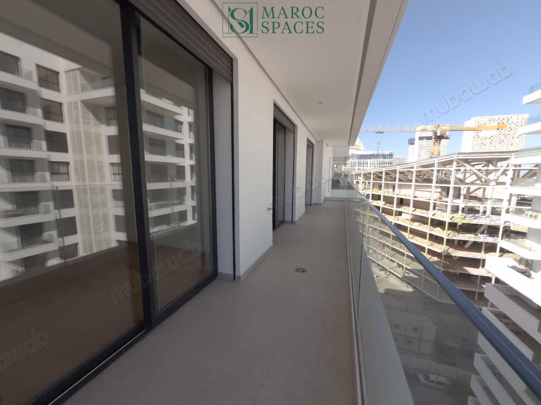 Brand new, 4 bedrooms, panoramic view of CFC