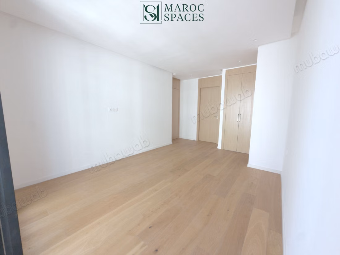 Brand new, 4 bedrooms, panoramic view of CFC