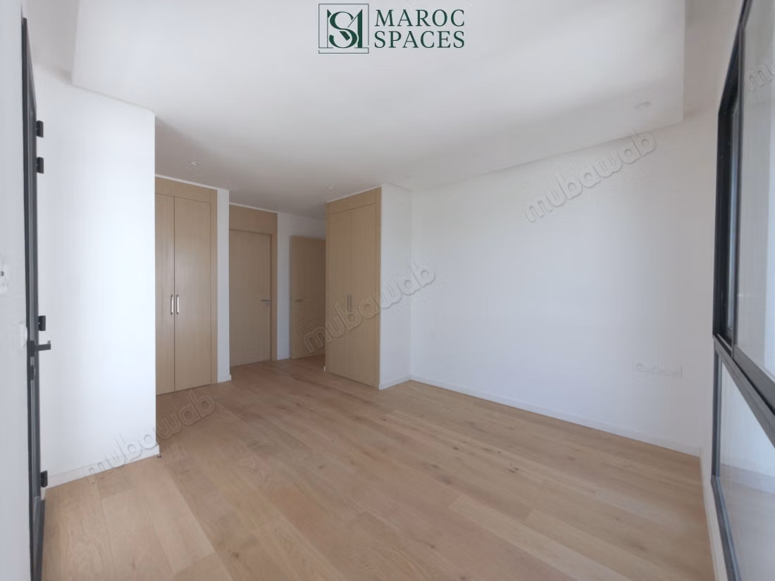 Brand new, 4 bedrooms, panoramic view of CFC