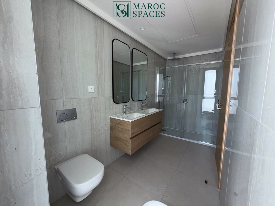 Brand new, 4 bedrooms, panoramic view of CFC
