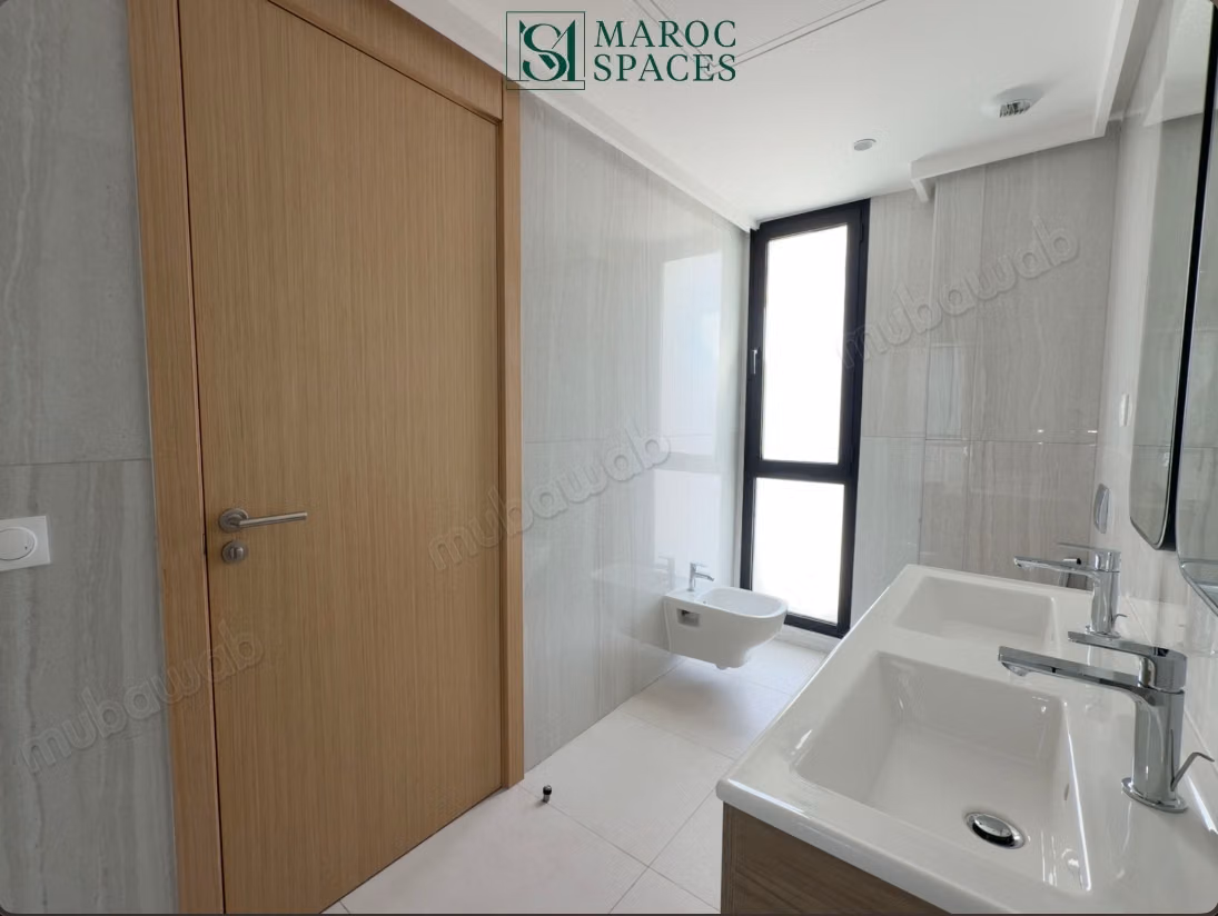 Brand new, 4 bedrooms, panoramic view of CFC