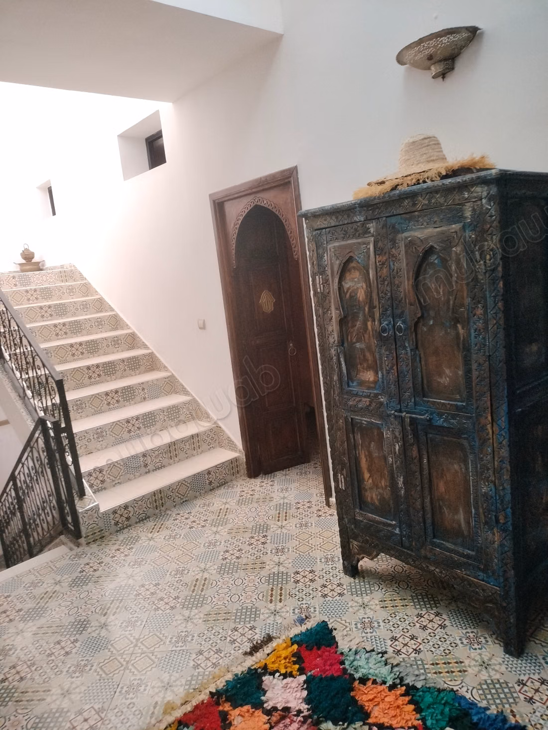 Riad de luxe à vendre à Ouled Hassoun. 6 chambres magnifiques. Cheminée, piscine