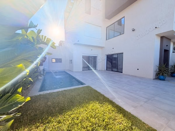Semi-Detached Villa for Rent