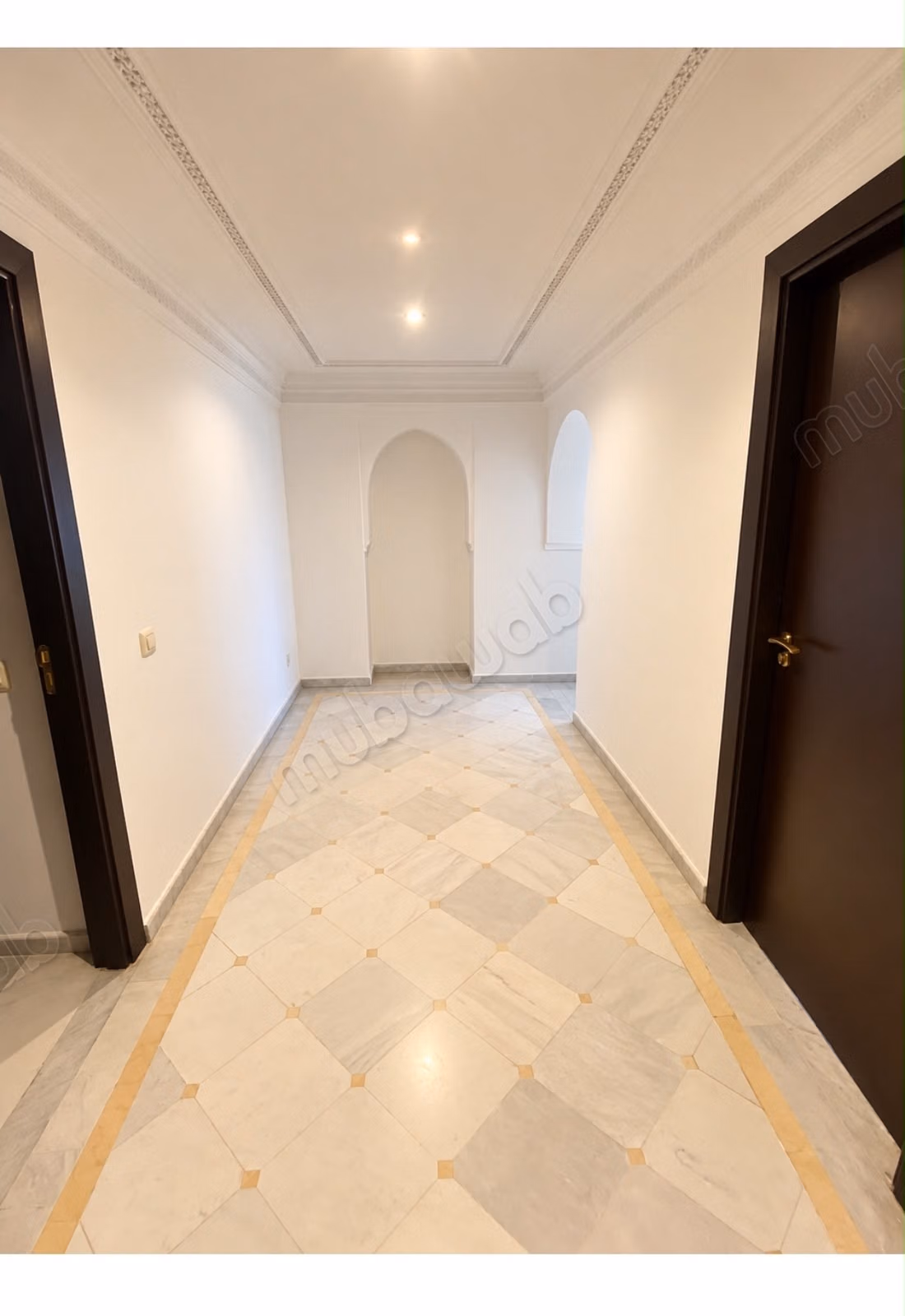 Location 3 chbres vide hivernage 200 M2