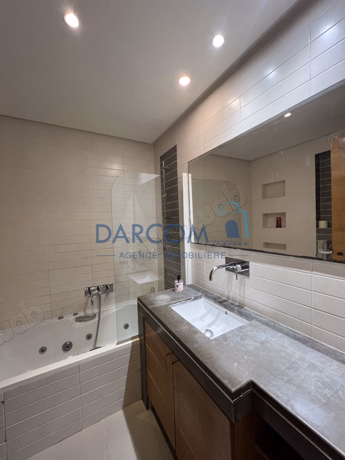 Furnished apartment in Lake 2