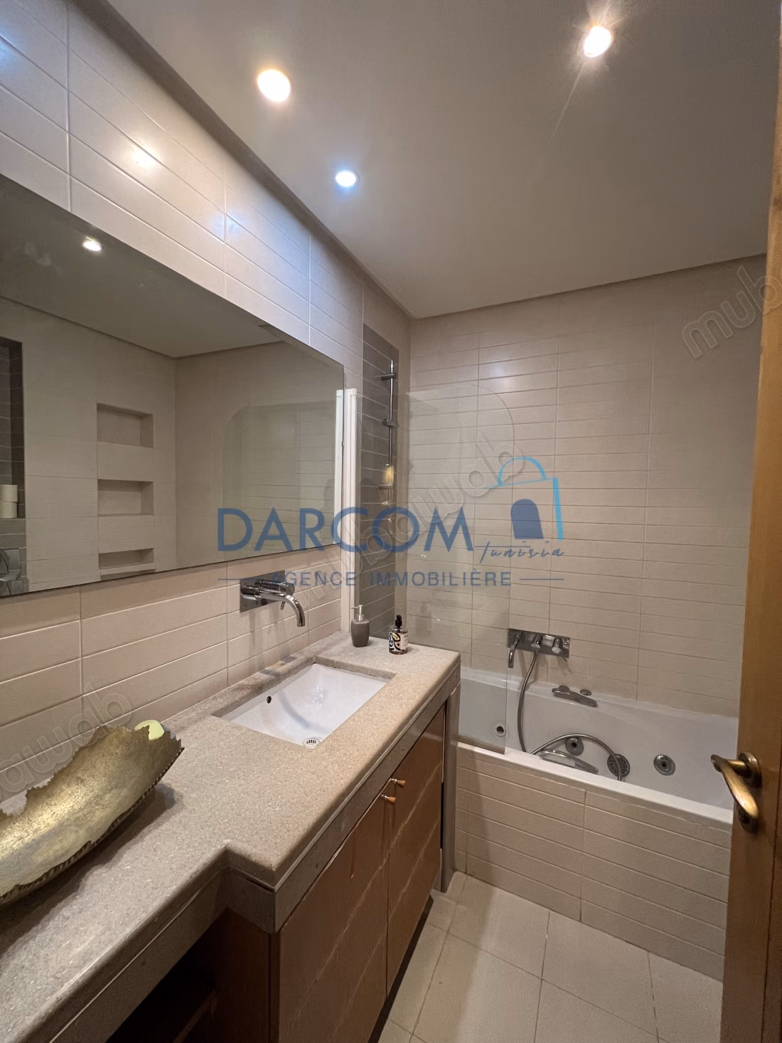 Furnished apartment in Lake 2