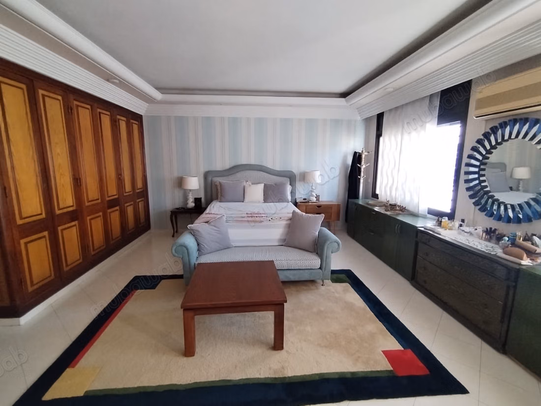 Appartamento arredato di 300 m² in affitto a Hay Riad