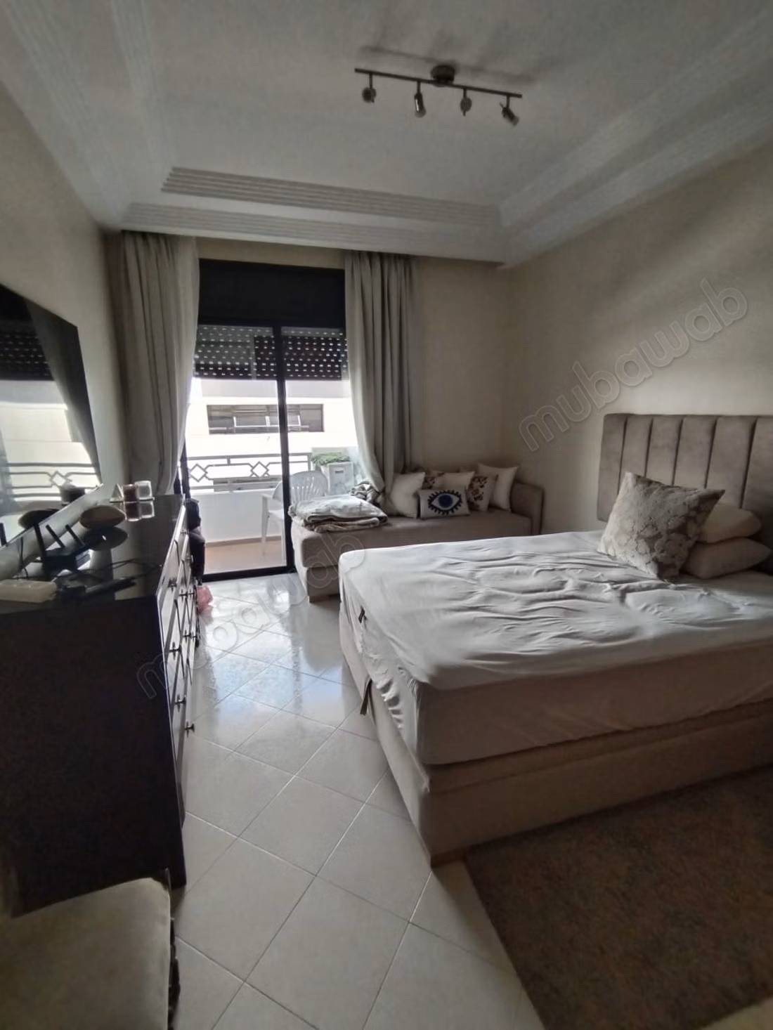 Appartamento arredato di 300 m² in affitto a Hay Riad