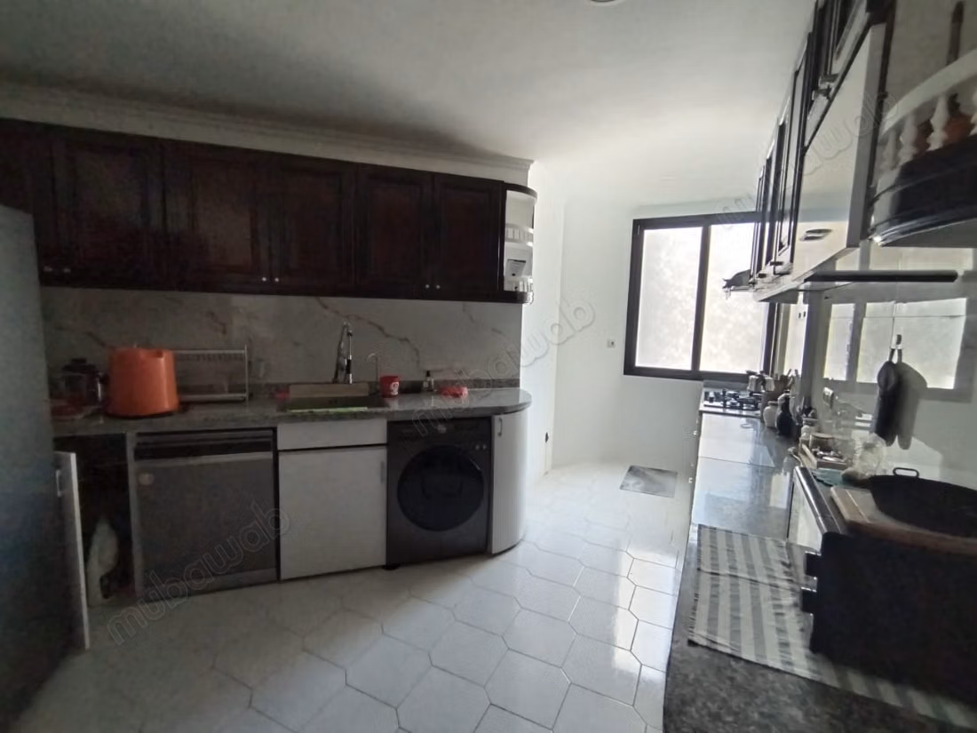 Appartamento arredato di 300 m² in affitto a Hay Riad