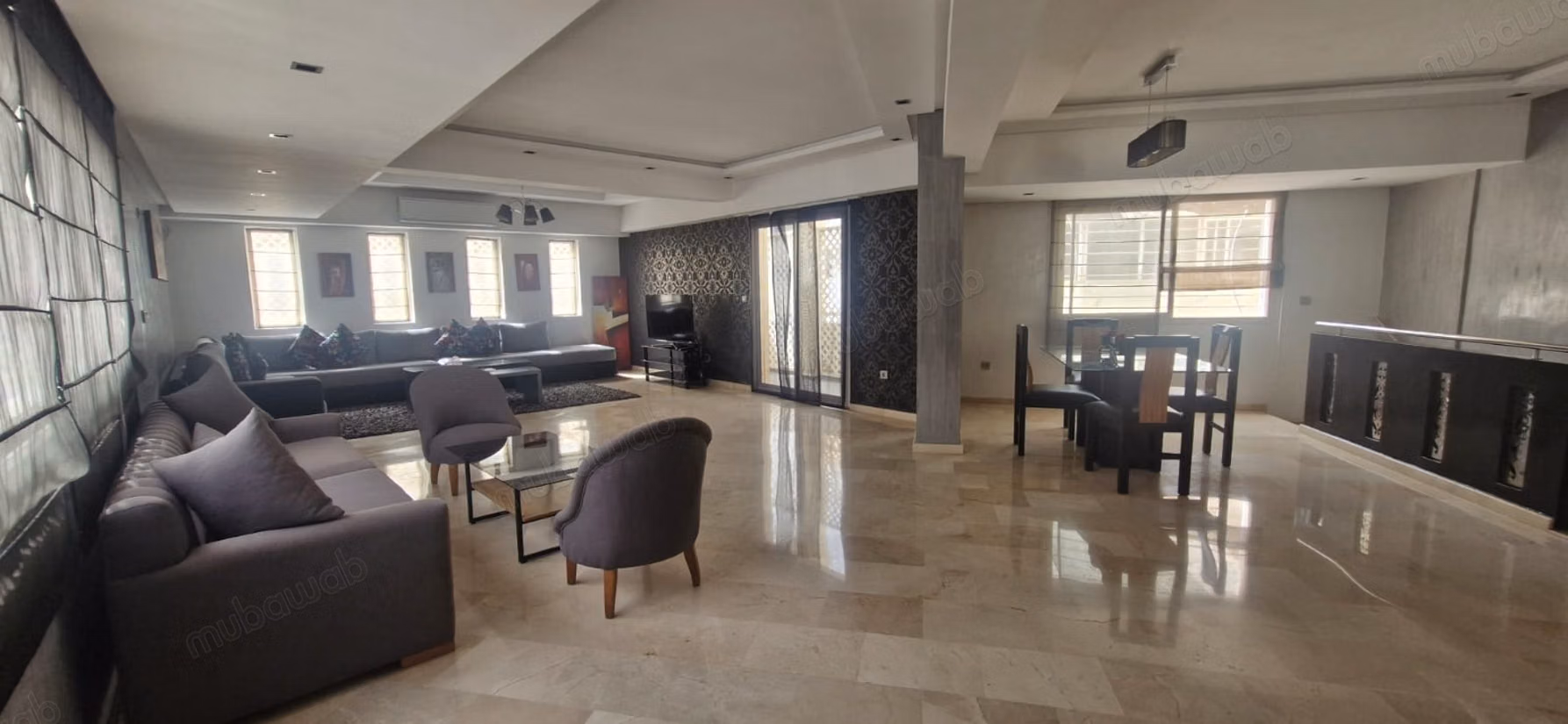Duplex Meublé de 200 m² – Quartier Palmier