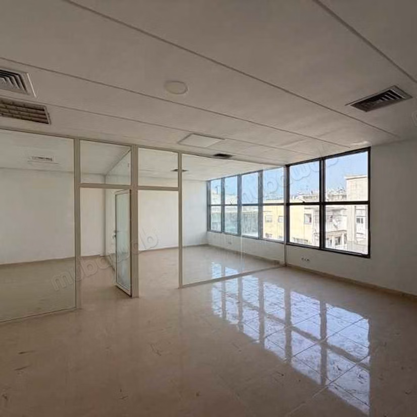 Bureau à Louer de 85.0 m² à Casablanca, 
Hopitaux