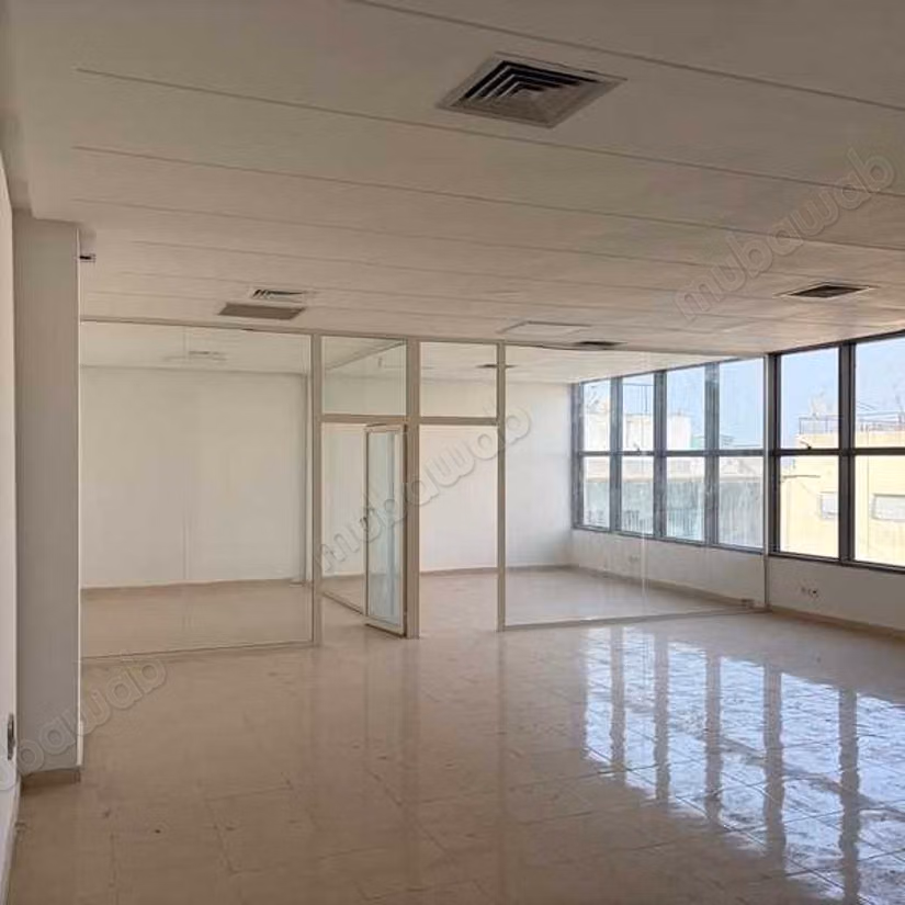 Bureau à Louer de 85.0 m² à Casablanca, 
Hopitaux
