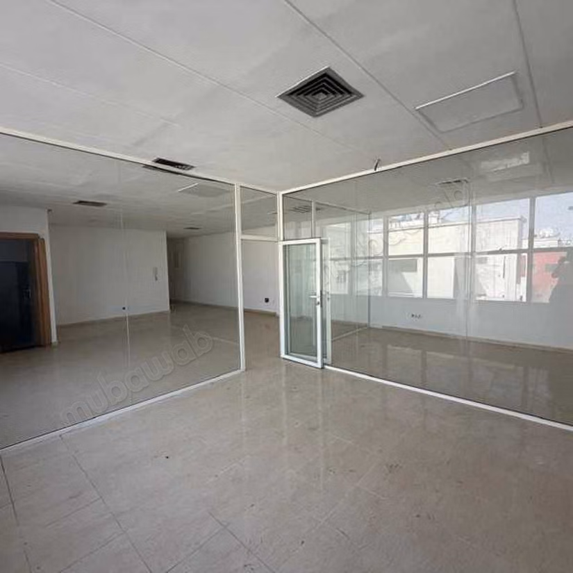 Bureau à Louer de 85.0 m² à Casablanca, 
Hopitaux