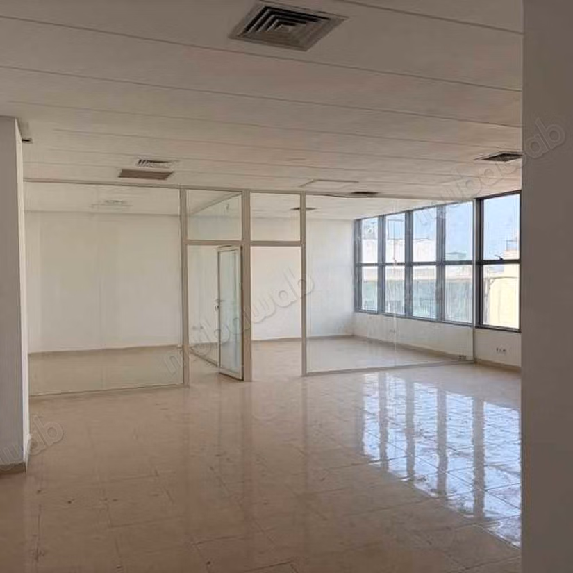 Bureau à Louer de 85.0 m² à Casablanca, 
Hopitaux
