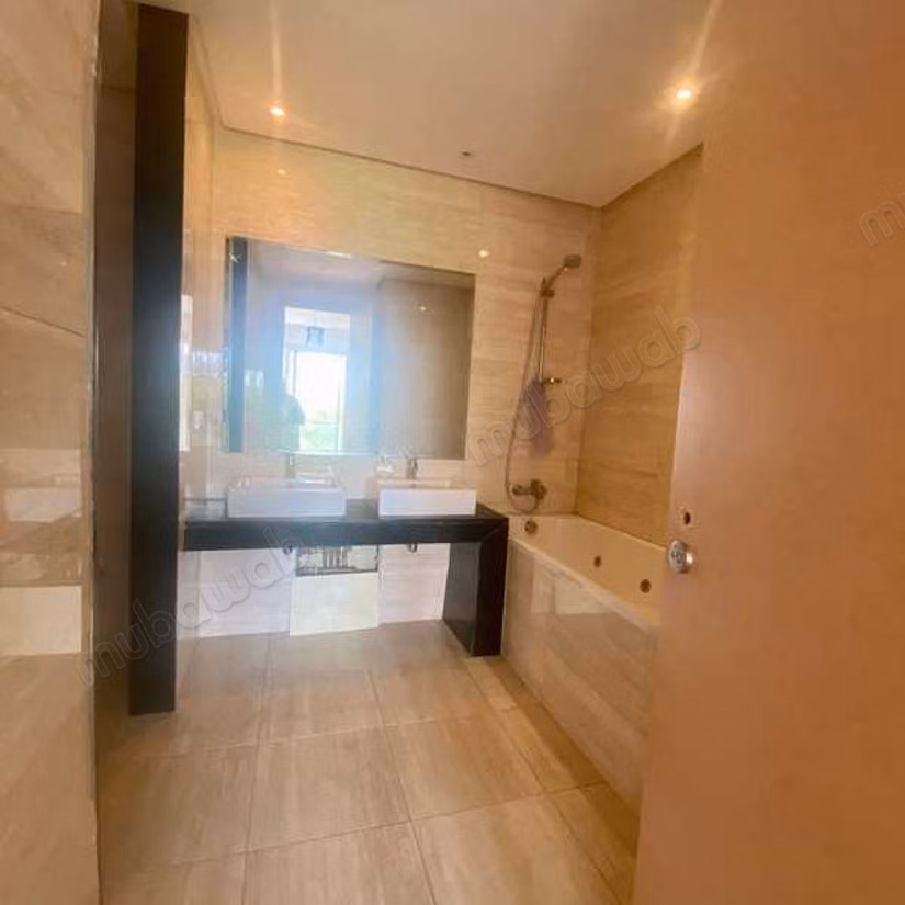 Appartement à Vendre de 137.0 m² à Bouskoura, Ville Verte