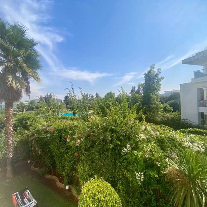 Appartement à Vendre de 137.0 m² à Bouskoura, Ville Verte