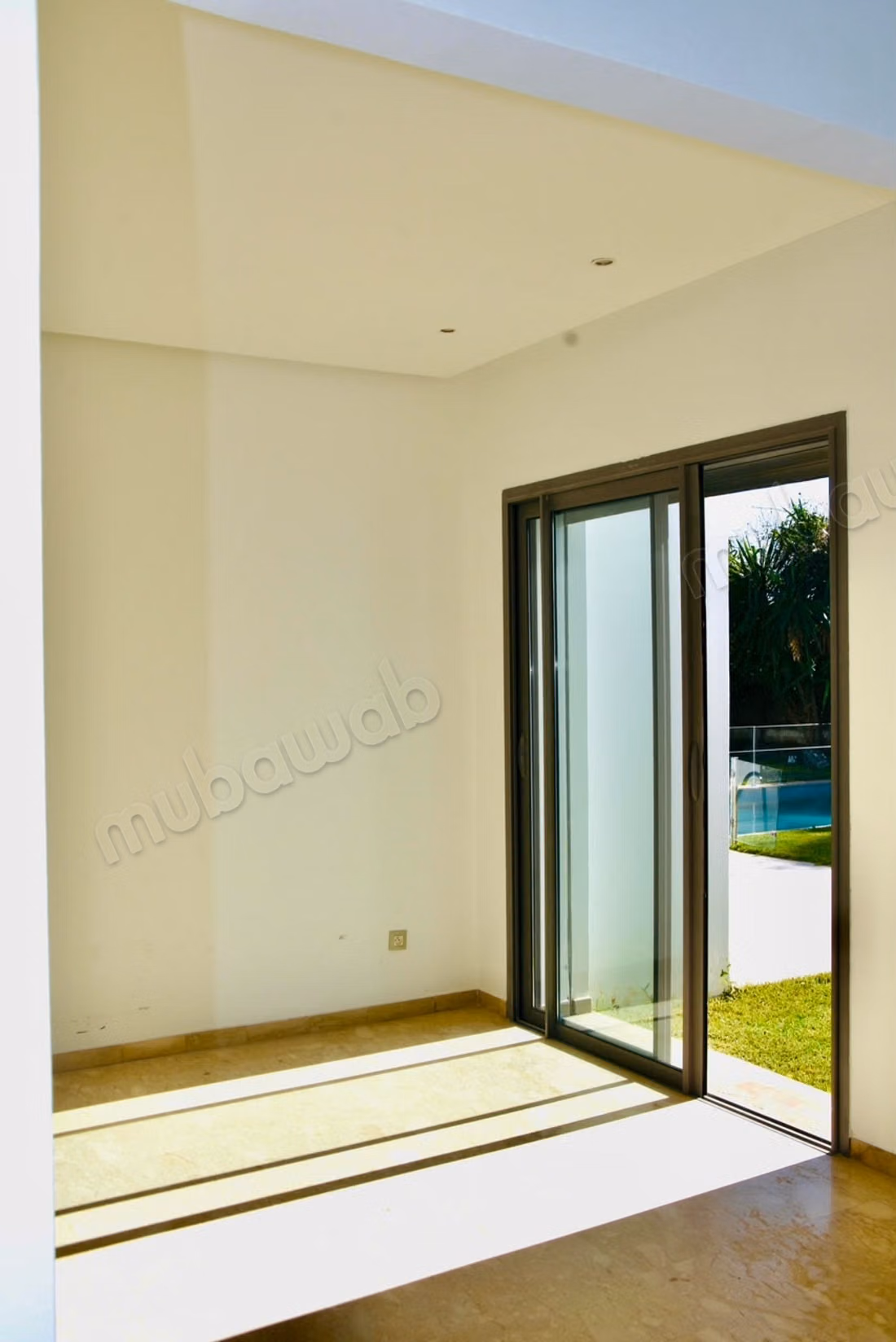 Villa de standing avec piscine à Bouskoura