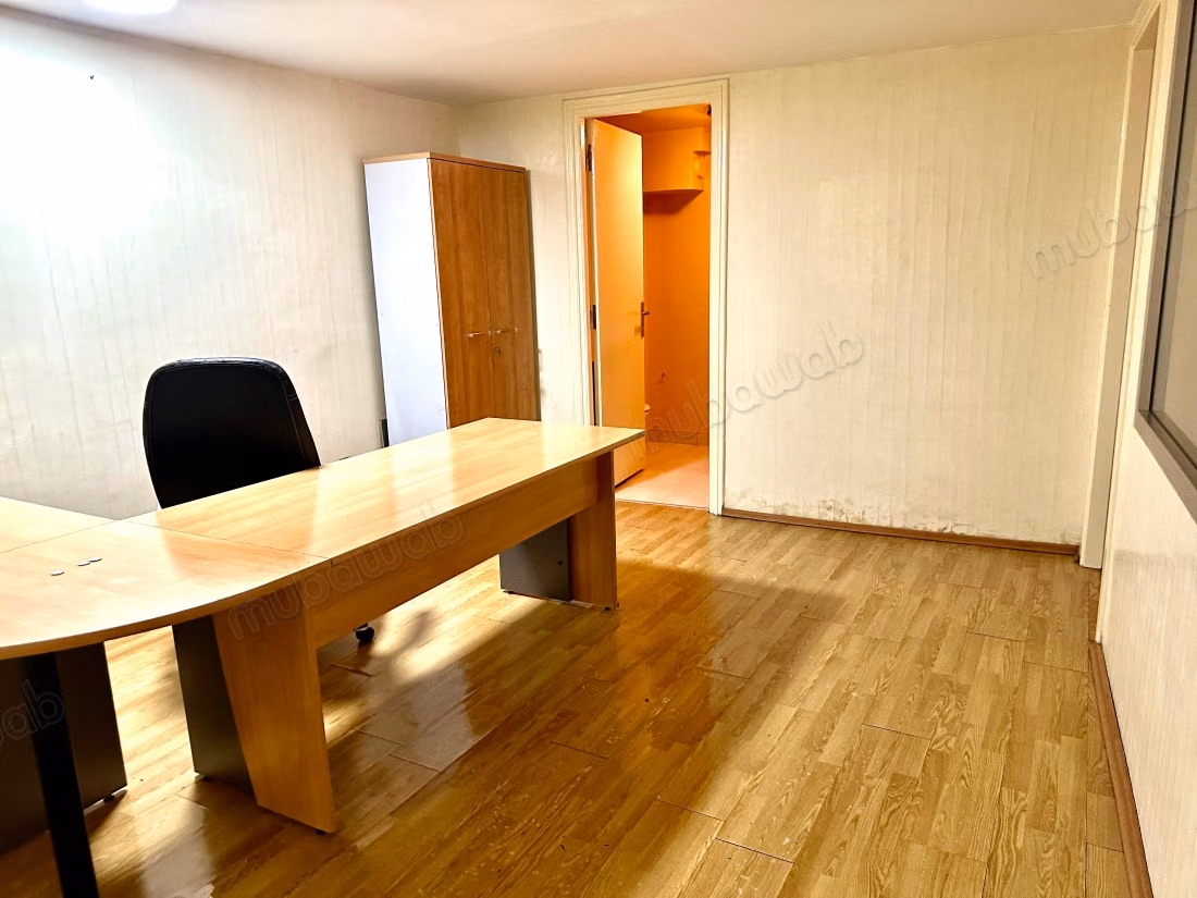 Bourgogne Office Ideal for Professional Office