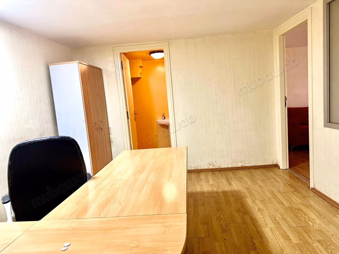 Bourgogne Office Ideal for Professional Office