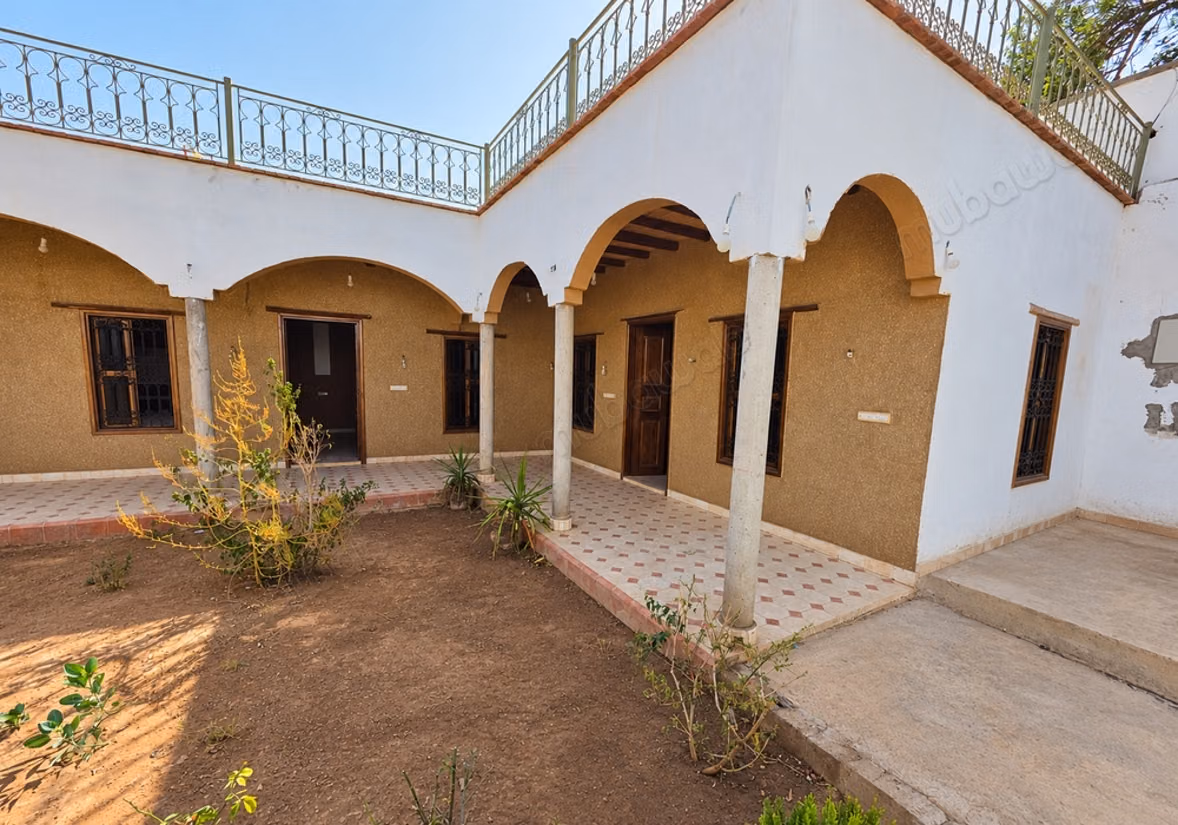 Riad beldi de 1 000 m² avec Ggrand jardin