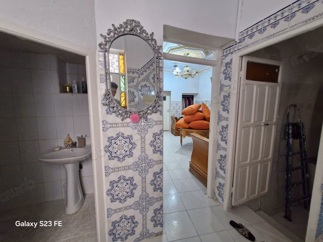 Très beau riad à vendre à Médina.
Surface de 250 m².
Vue sur mer