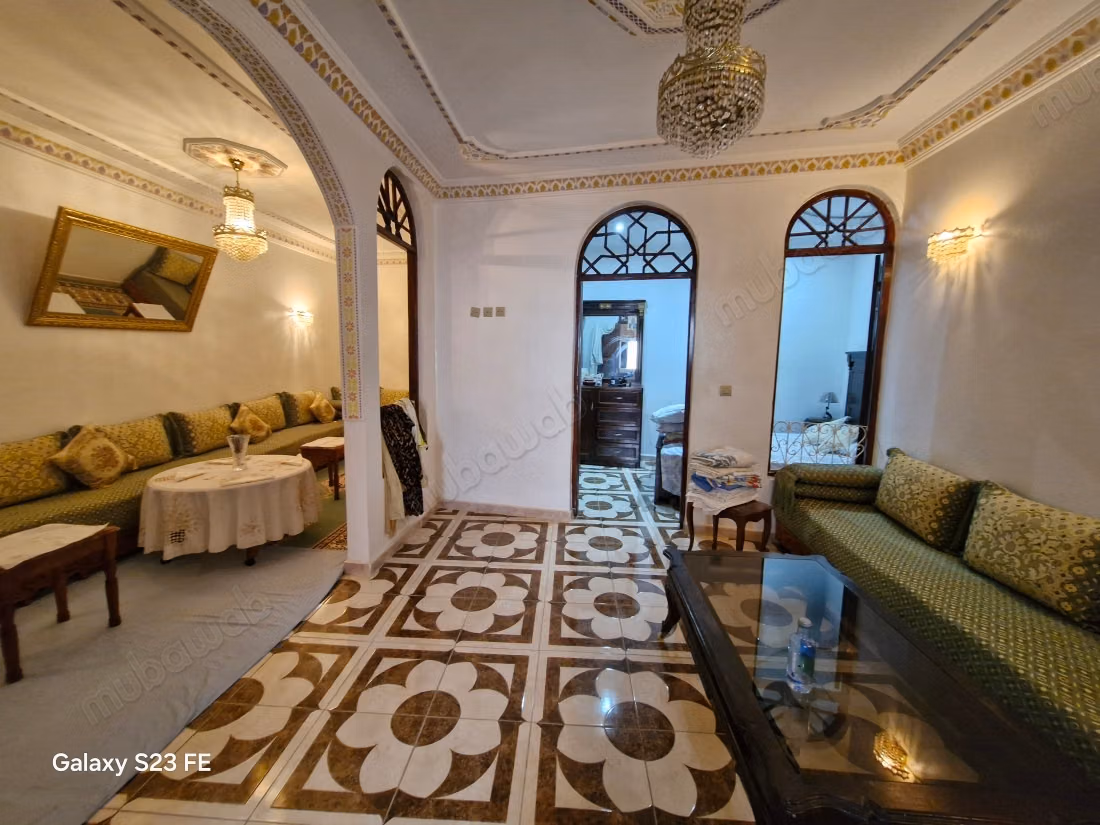Très beau riad à vendre à Médina.
Surface de 250 m².
Vue sur mer