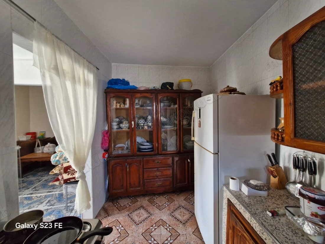 Très beau riad à vendre à Médina.
Surface de 250 m².
Vue sur mer