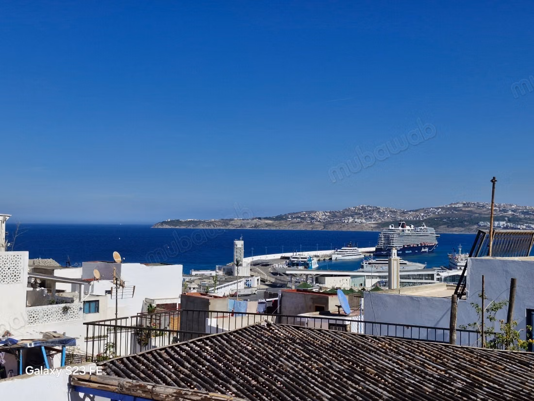 Très beau riad à vendre à Médina.
Surface de 250 m².
Vue sur mer