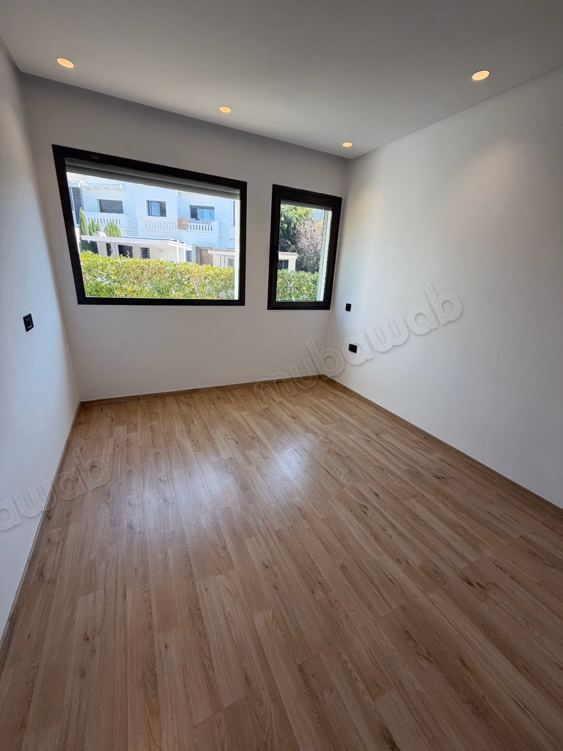 Très grand Rez de jardin 5 chambres
