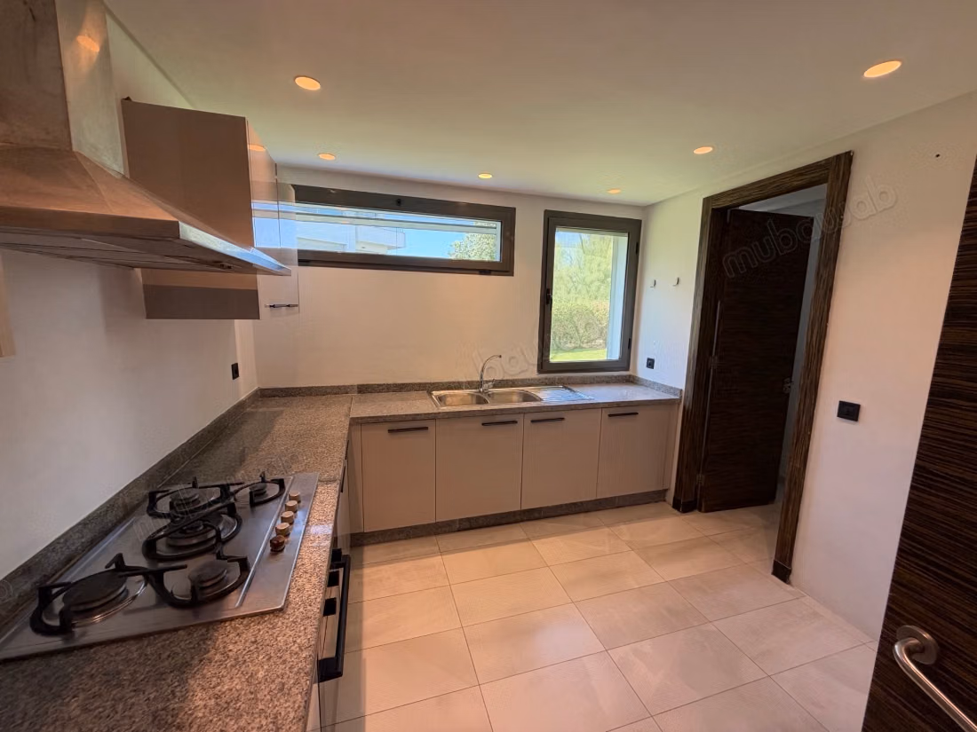 Très grand Rez de jardin 5 chambres