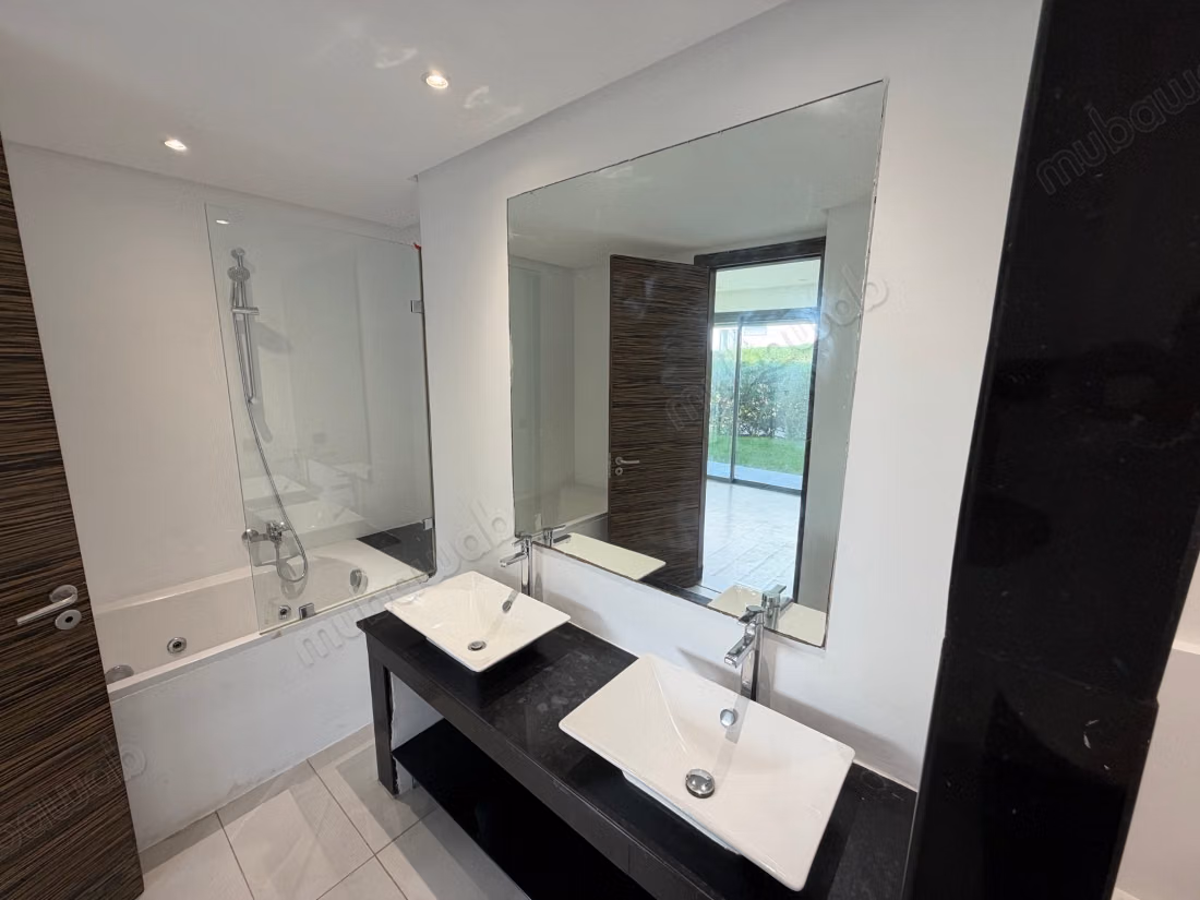 Très grand Rez de jardin 5 chambres