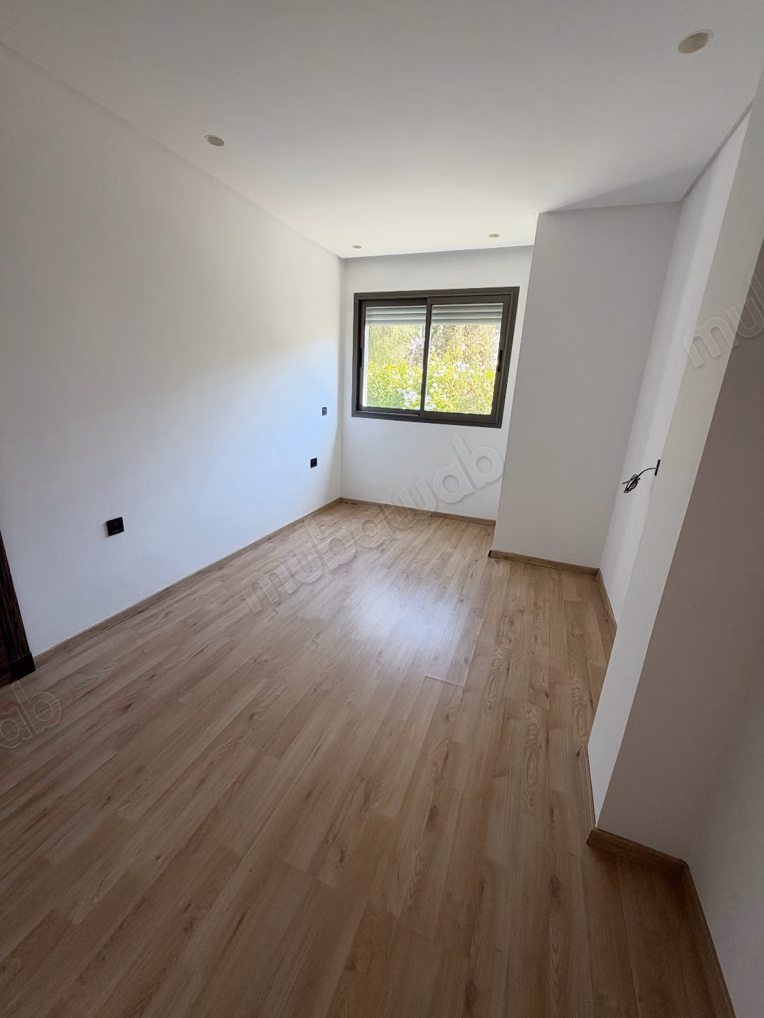 Très grand Rez de jardin 5 chambres