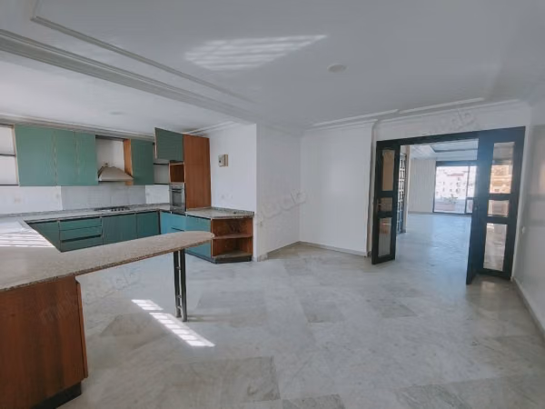 Gauthier: rare apartment with rooftop