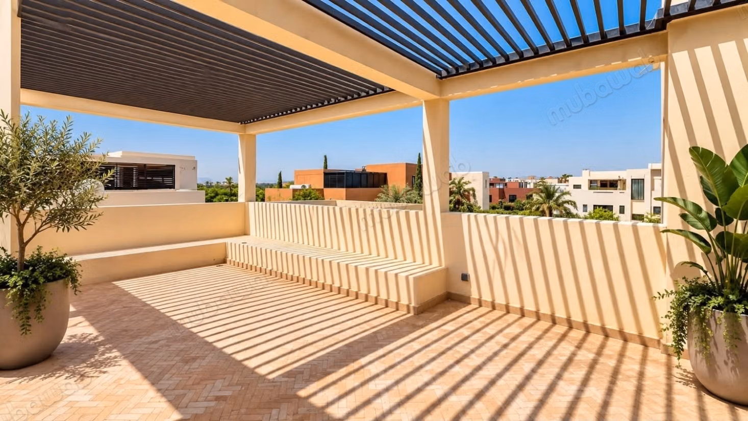 Maison de luxe à vendre à golf el maaden 
Surface de 500 m². Meublé