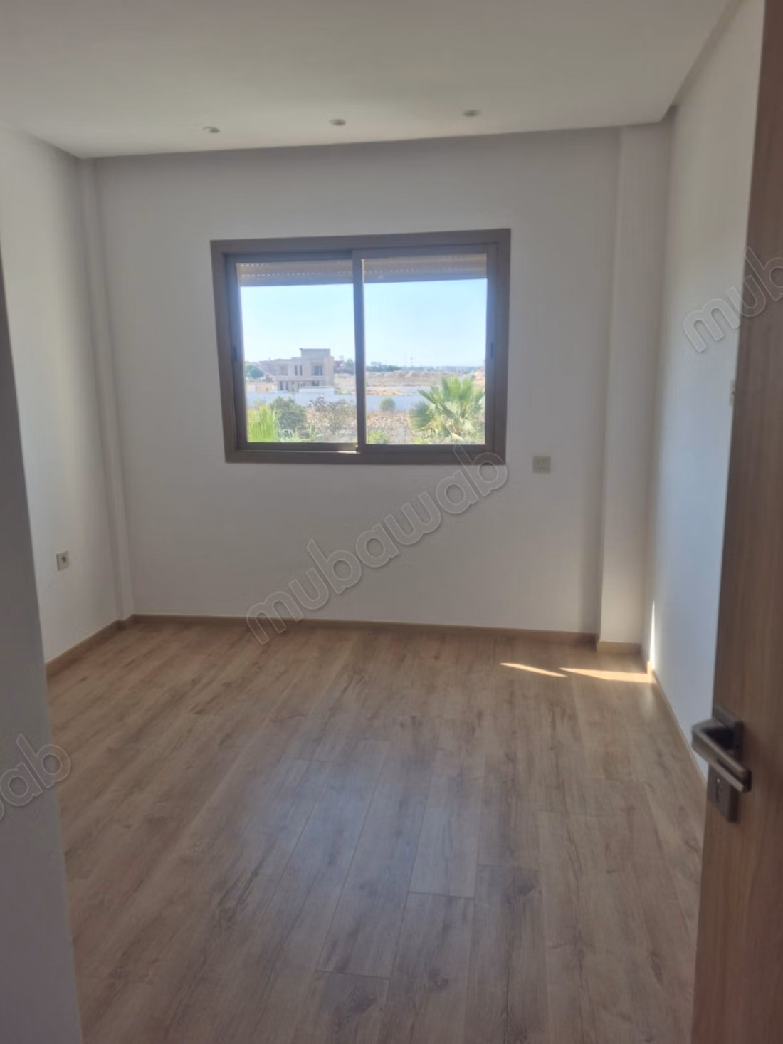 Appartement 3CH vide à louer à Dar Bouazza
