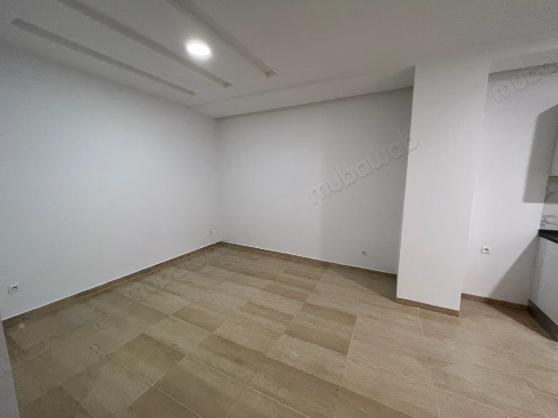 Très bel appartement en location. 1 belle chambre. Porte sécurisée et chauffage central