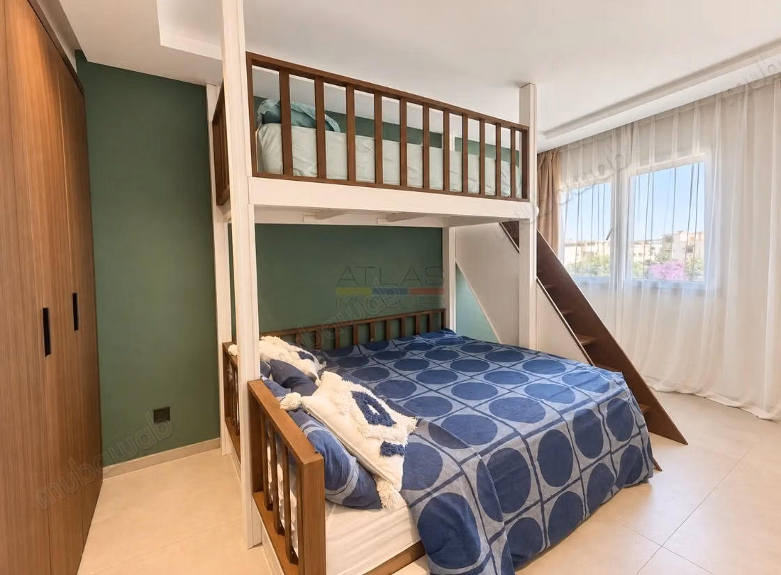 Appartement meublé avec terrasse près de la plage