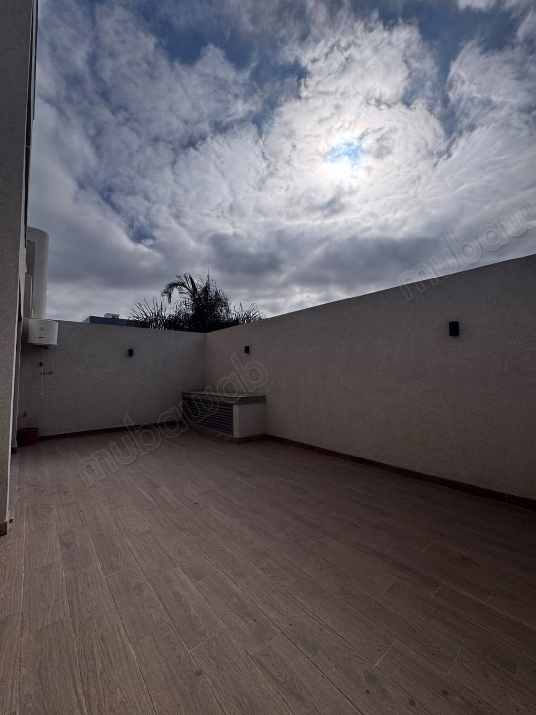 Studio meublé avec terrasse à louer – Bd Taddart