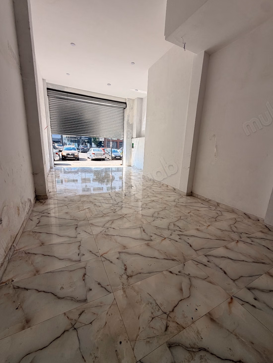 Local commercial en location à Maârif Extension.
Surface totale 370 m²