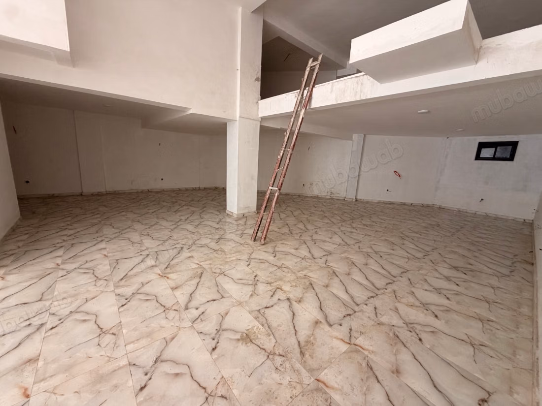 Local commercial en location à Maârif Extension.
Surface totale 370 m²