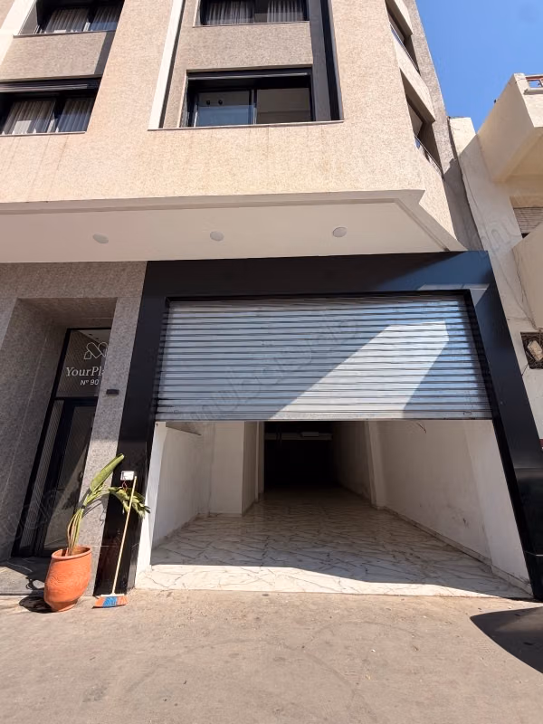 Local commercial en location à Maârif Extension.
Surface totale 370 m²