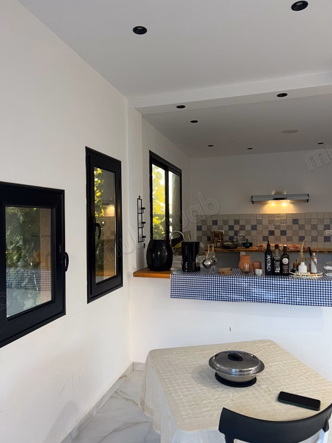 Appartement à louer à La Marsa 
lahwech Bien meublé