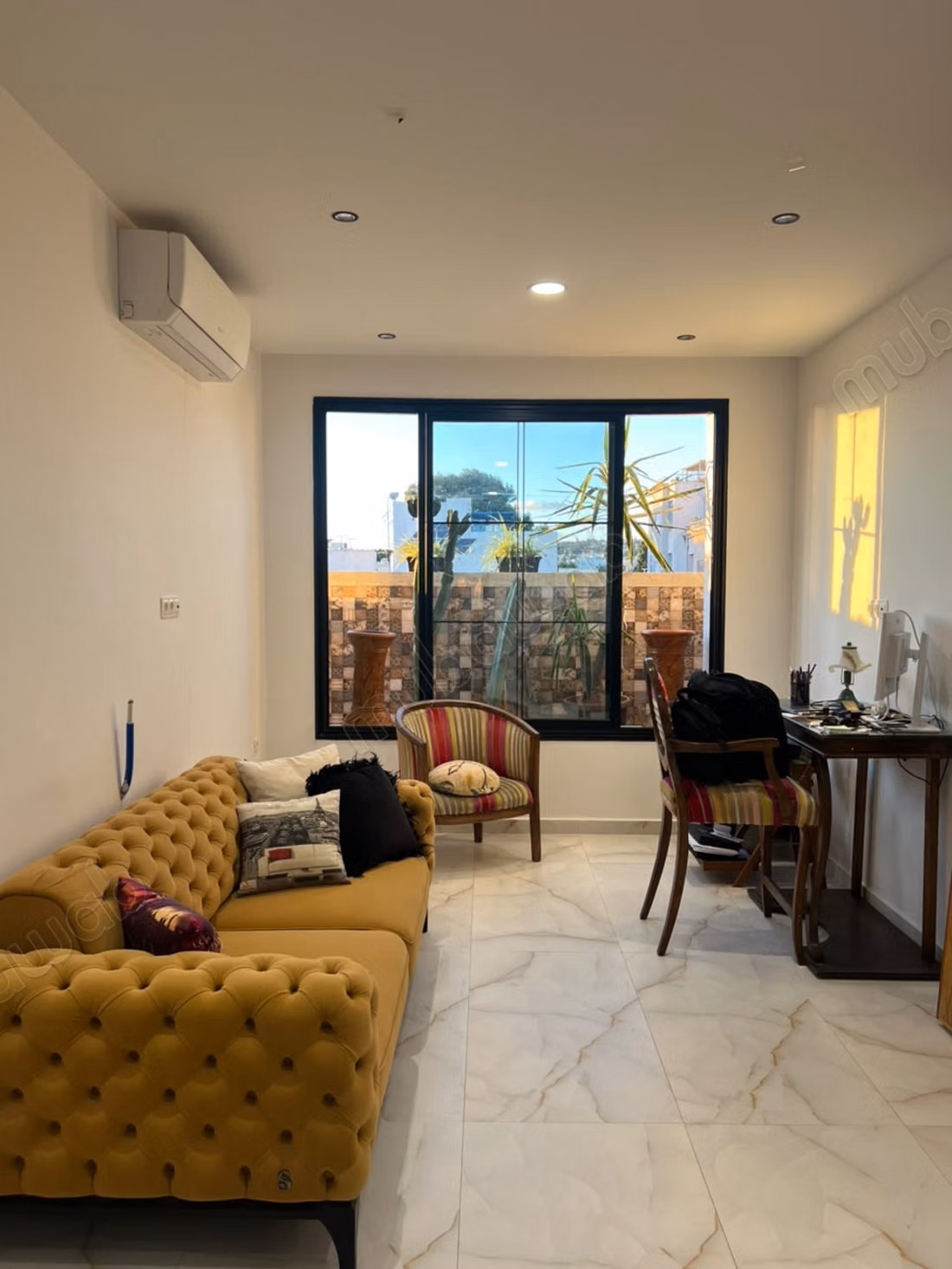 Appartement à louer à La Marsa 
lahwech Bien meublé
