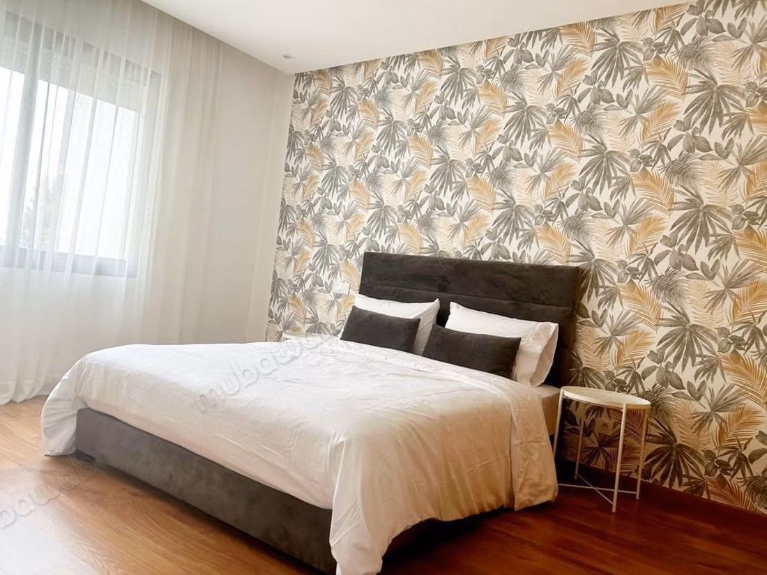 Louez cet appartement à Palmier. 
3 pièces. 
Meublé