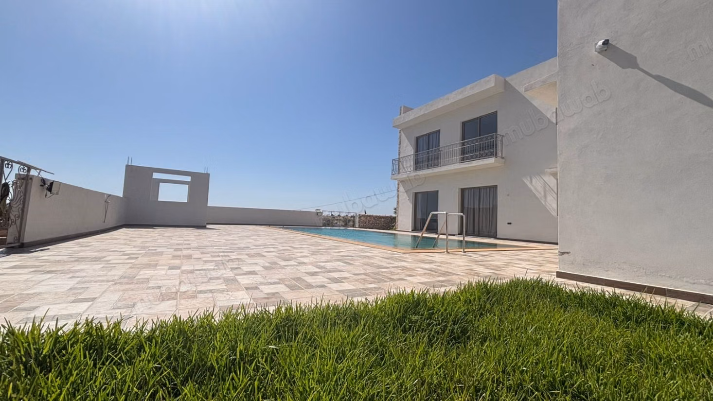 Villa 4 chambres en location longue durée