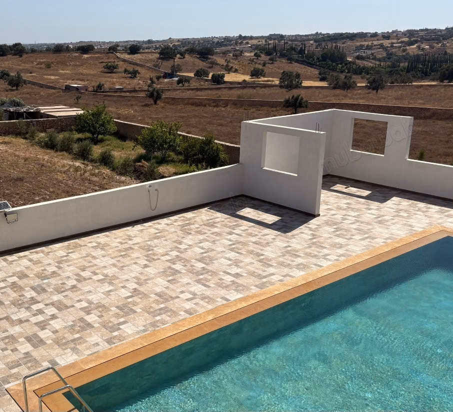 Villa 4 chambres en location longue durée
