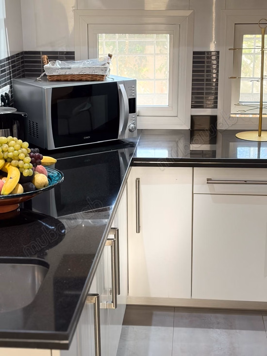Villa moderna amueblada con aire acondicionado y calefacción central