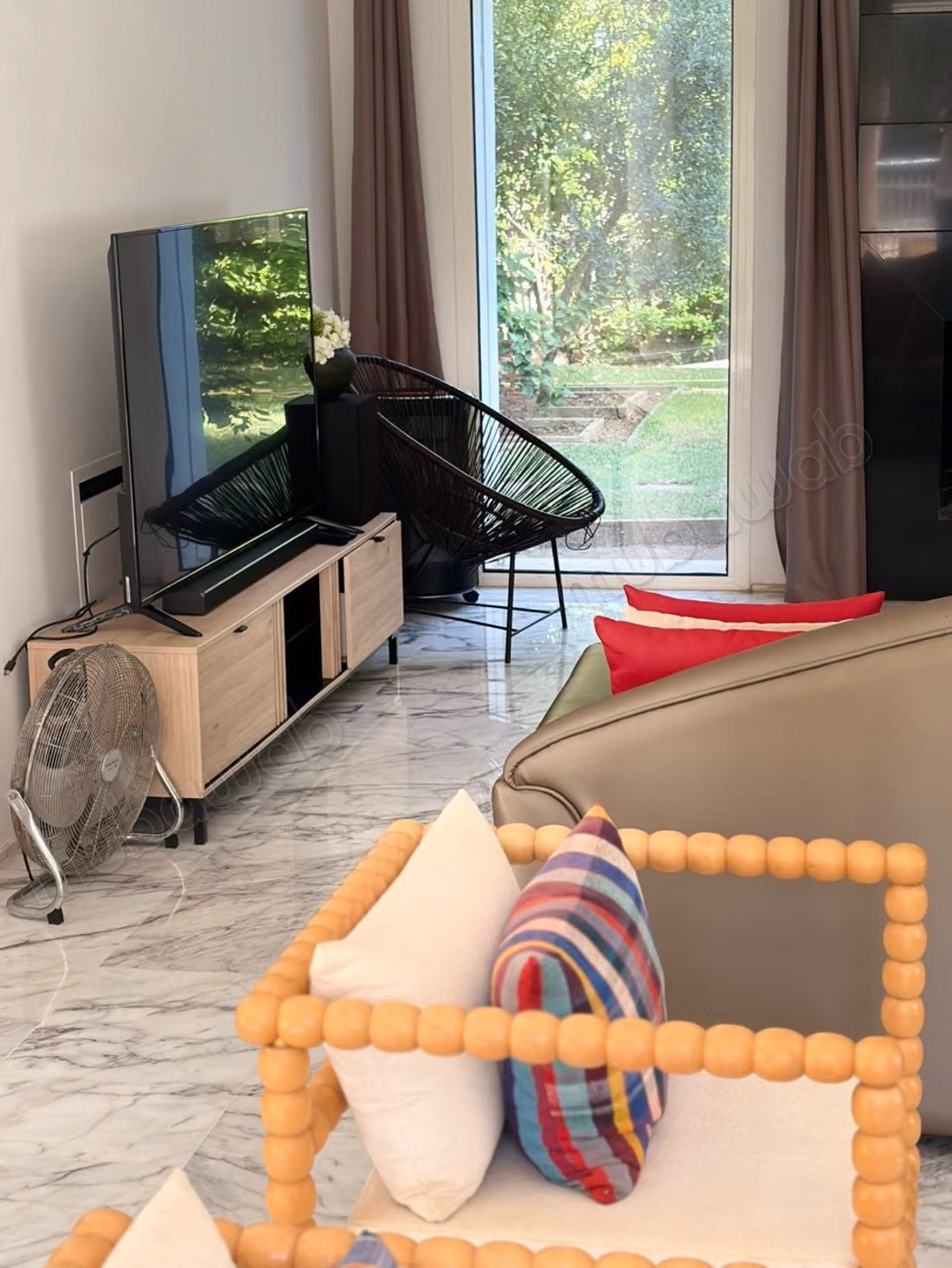 Villa moderna amueblada con aire acondicionado y calefacción central