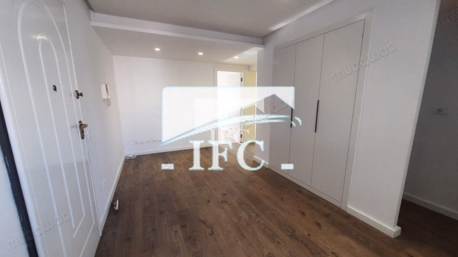 Office with 6 spaces 180m² Lake 1–IFCL1359