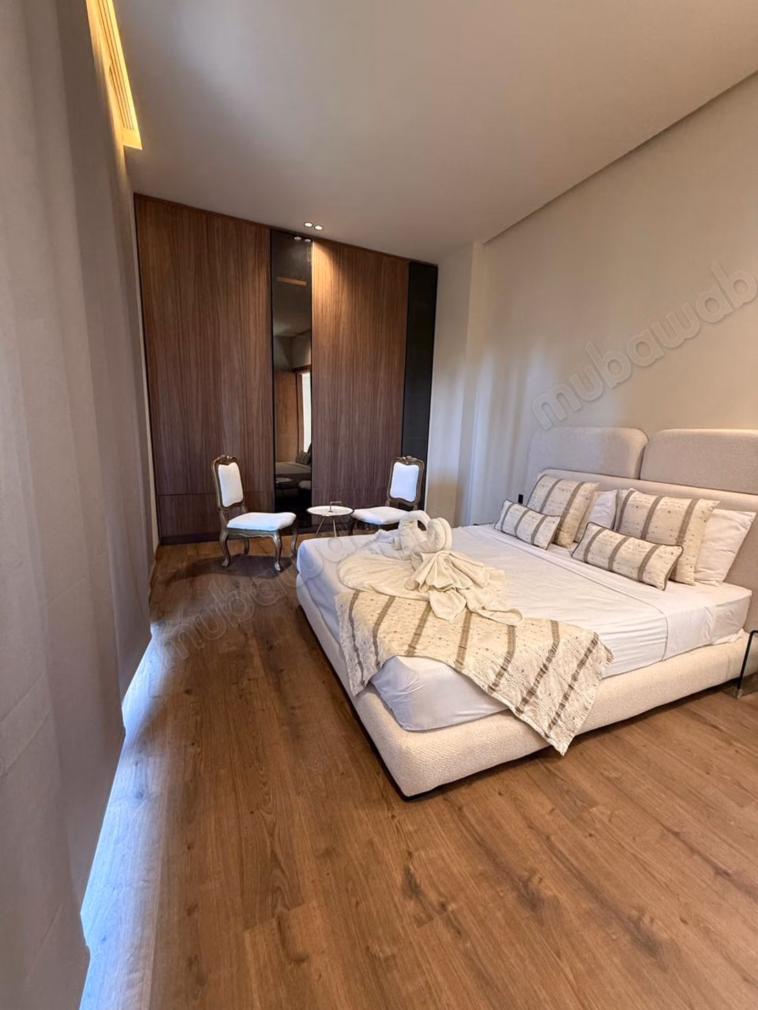 Villa Contemporaine de 4 Façades en LLD
